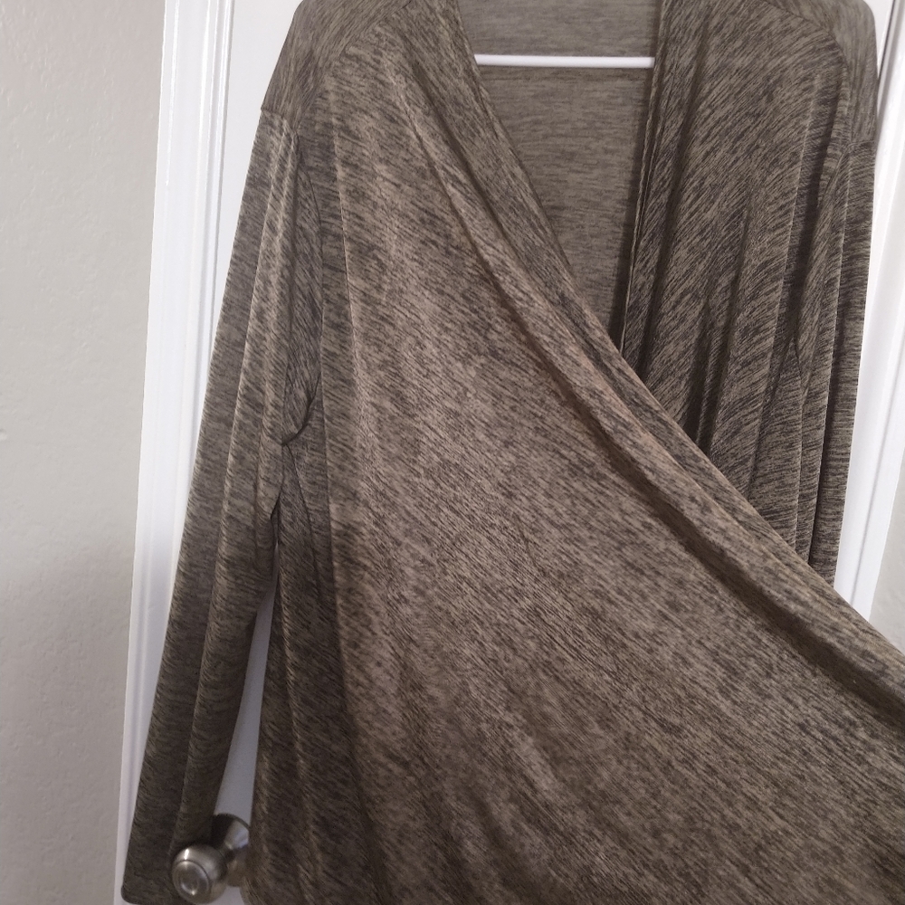 Forever Women front wrap sweater. Cute, warm and cozy size 3 X gently worn